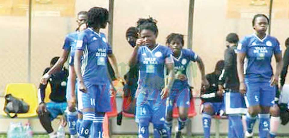 The clubs are keeping fit. The clubs are keeping fit.