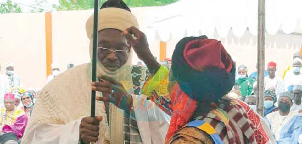 Ces attributs de la notabilité ont été reçus samedi dernier par le ministre Issa Tchiroma Bakary, lors d’une cérémonie tenue en présence de plusieurs personnalités. Ces attributs de la notabilité ont été reçus samedi dernier par le ministre Issa Tchiroma Bakary, lors d’une cérémonie tenue en présence de plusieurs personnalités.
