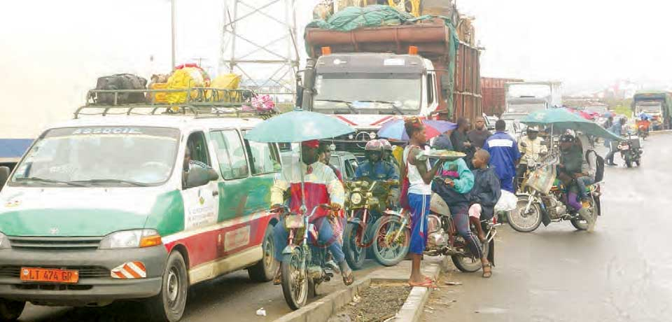 Entrées des grandes villes : les bouchons…trop loin Entrées des grandes villes : les bouchons…trop loin