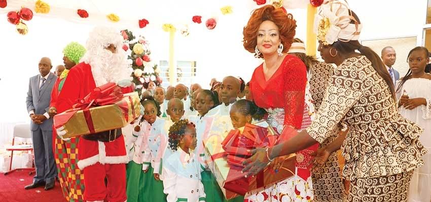 Arbre de Noël: les Coccinelles communient avec Chantal Biya