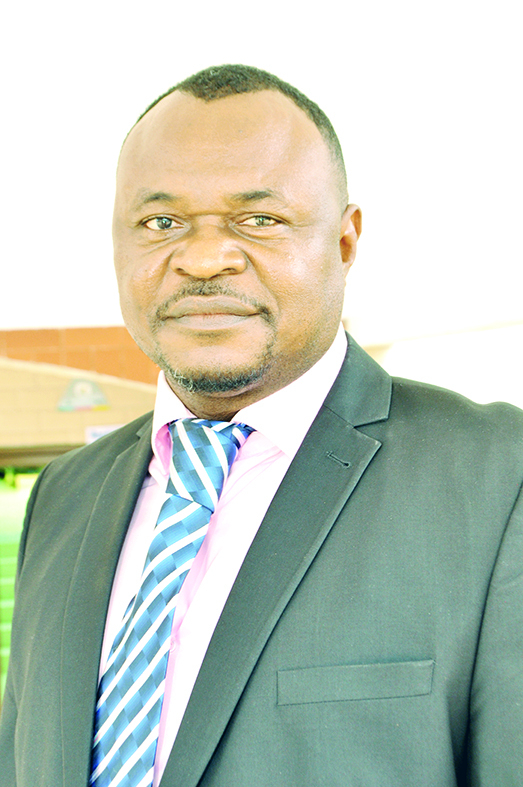 Etienne Roger Minkoulou : « L’Office du baccalauréat du Cameroun se doit de rester ouvert aux apports de tous les maillons de la communauté éducative. » Etienne Roger Minkoulou : « L’Office du baccalauréat du Cameroun se doit de rester ouvert aux apports de tous les maillons de la communauté éducative. »
