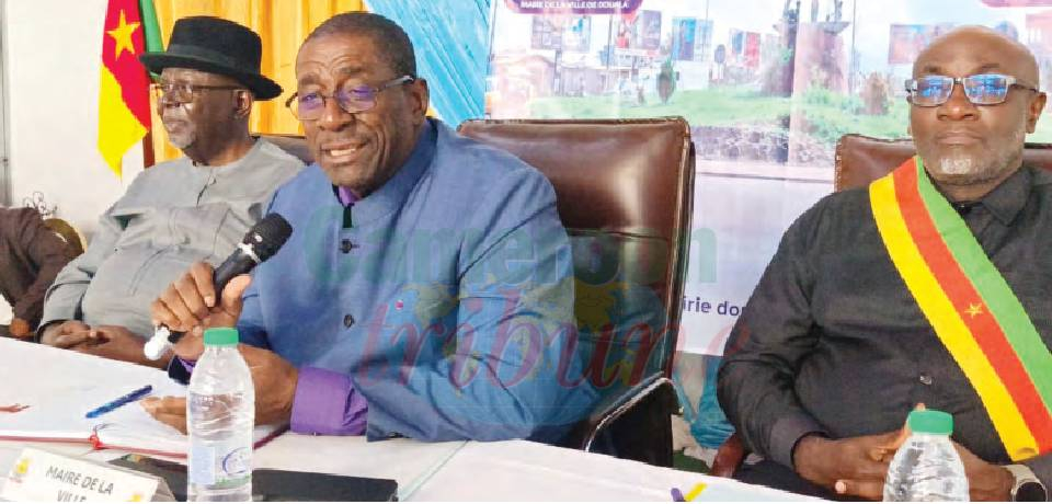 Douala IV: Le maire de la ville évalue les chantiers