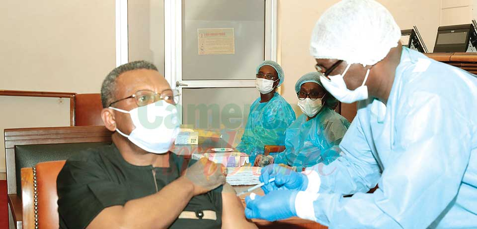 Vaccination Against Covid-19 : PM Dion Ngute Takes Lead