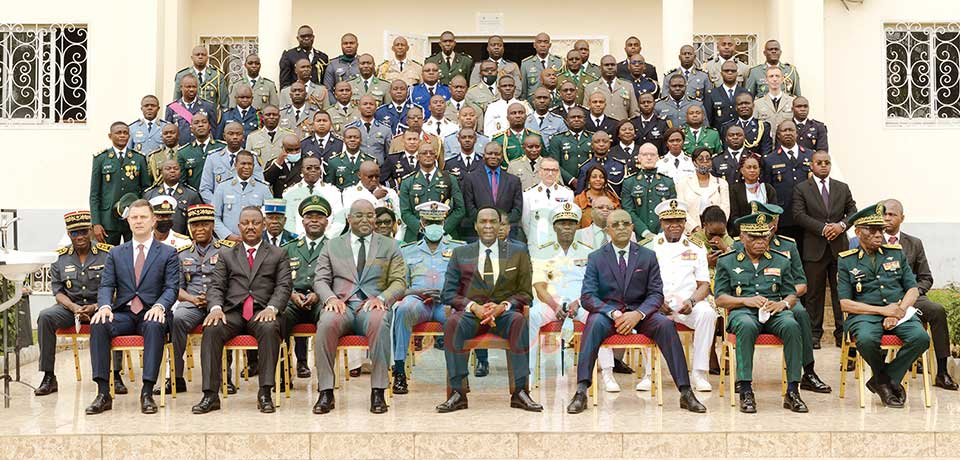 Ecole supérieure internationale de guerre : la 16 e promotion sur le terrain Ecole supérieure internationale de guerre : la 16 e promotion sur le terrain