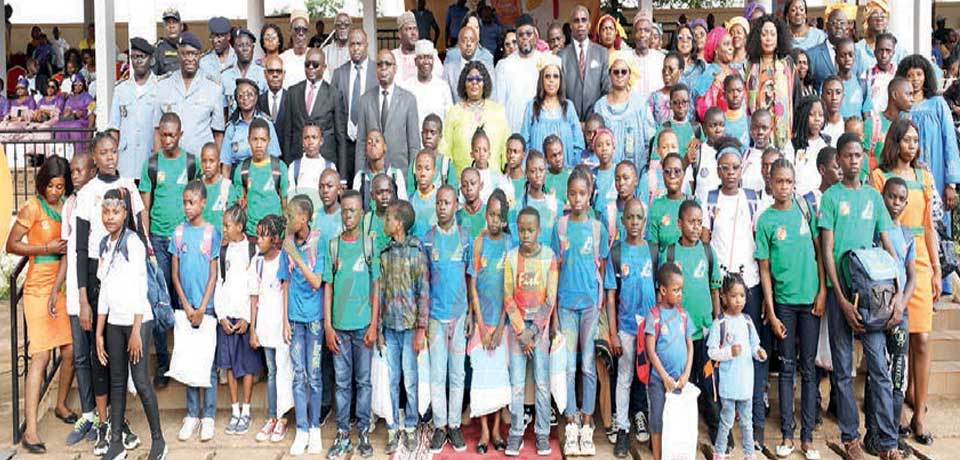 Police : des kits scolaires pour 2500 orphelins Police : des kits scolaires pour 2500 orphelins