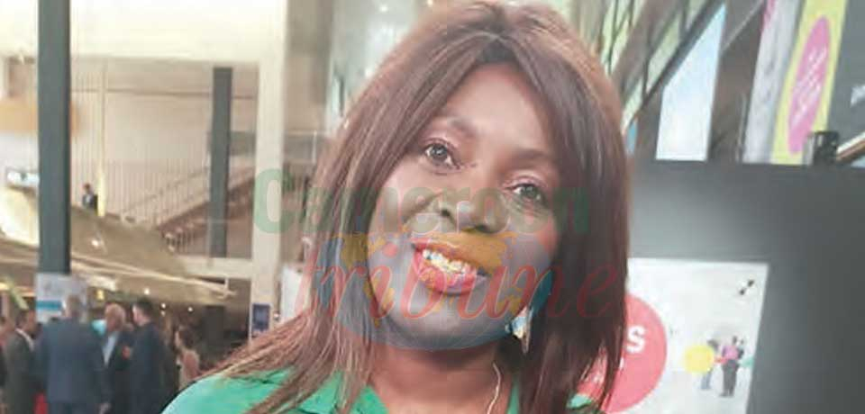 Angèle Etoundi Essamba, une photographe camerounaise qui écume les grands rendez-vous. Angèle Etoundi Essamba, une photographe camerounaise qui écume les grands rendez-vous.