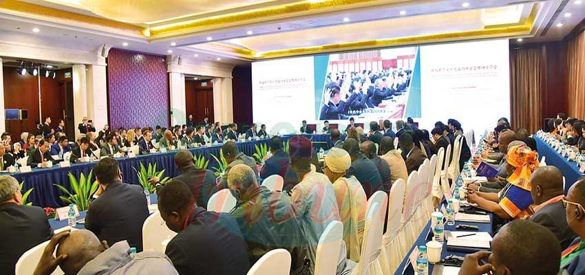 A cross section of participants at a seminar on poverty eradication initiatives in Jiangxi Province.