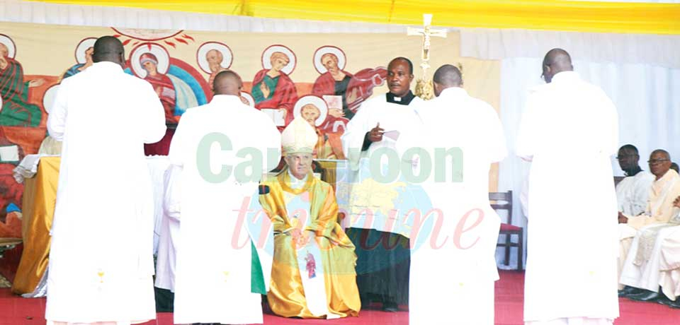 Ordinations sacerdotales : le nonce apostolique à Douala
