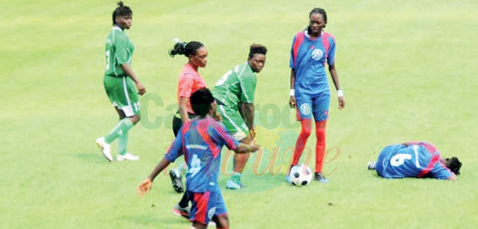 Female Football : Season Resumes After All Female Football : Season Resumes After All