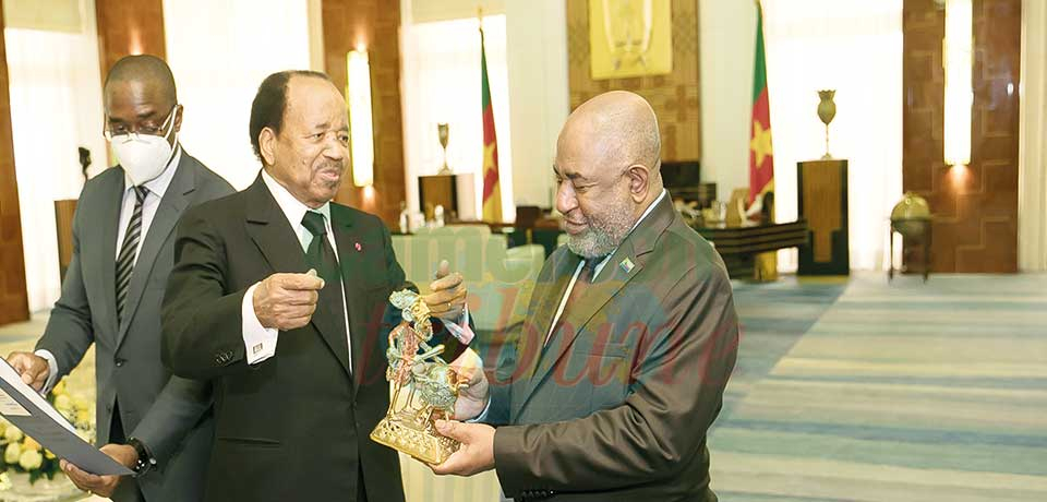 Cameroon-Comoros:     For Greater Cooperation