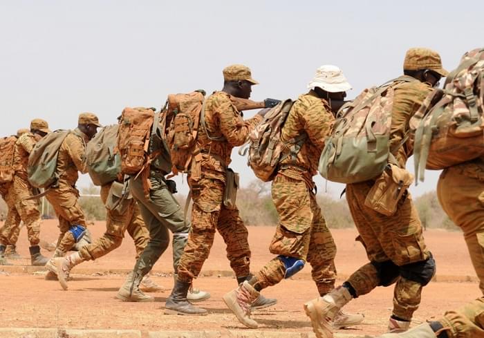 L’armée veut augmenter ses troupes pour monter en puissance.