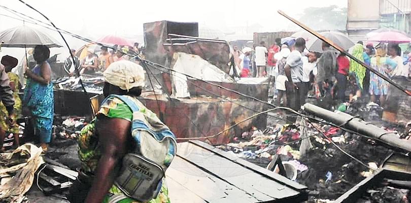 Marché Bonamoussadi: plus de 500 boutiques et étals en fumée