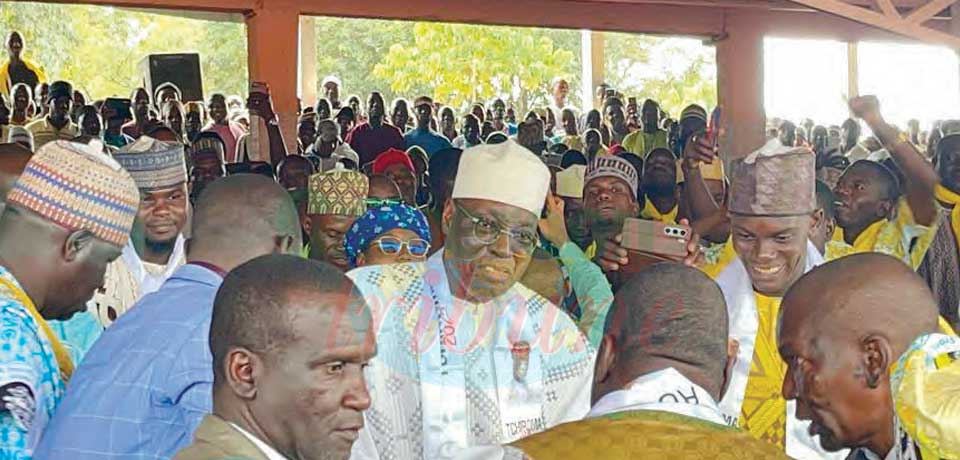 Nagoundéré: Issa Tchiroma tend la main aux jeunes Nagoundéré: Issa Tchiroma tend la main aux jeunes