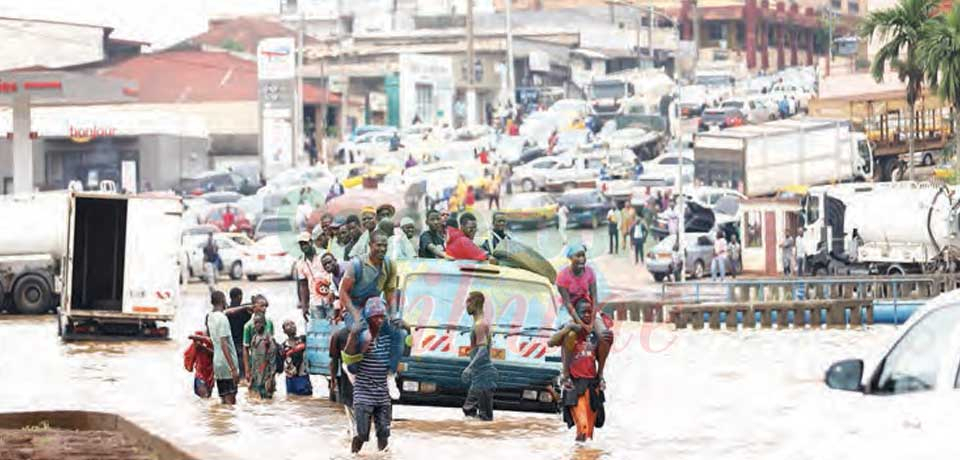 Voirie municipale de Yaoundé : encore dans l’eau… Voirie municipale de Yaoundé : encore dans l’eau…