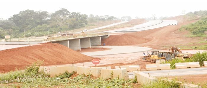 Autoroute Yaoundé-Nsimalen: déjà un échangeur Autoroute Yaoundé-Nsimalen: déjà un échangeur
