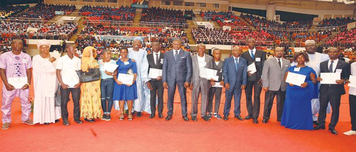 Prix d’excellence Minesec: 401 enseignants et élèves à l'honneur Prix d’excellence Minesec: 401 enseignants et élèves à l'honneur