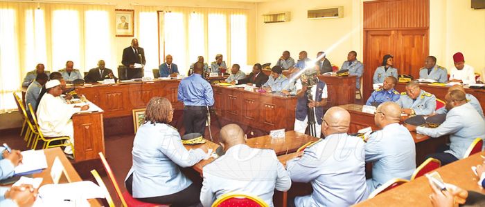 La Police fait ses armes La Police fait ses armes