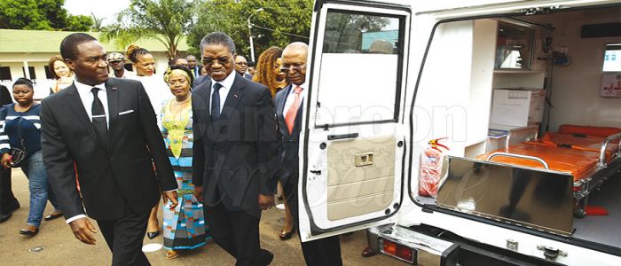 Lutte contre Boko-Haram: le Mindef reçoit trois ambulances Lutte contre Boko-Haram: le Mindef reçoit trois ambulances