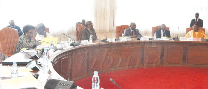 Sénat: cinq projets de loi déposés Sénat: cinq projets de loi déposés