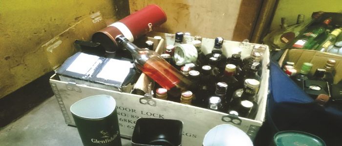 Kribi: Un fabricant de faux whisky appréhendé Kribi: Un fabricant de faux whisky appréhendé