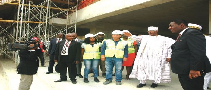 Stade de Japoma: Philemon Yang visite le chantier