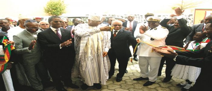 Médicaments essentiels: le PM inaugure une usine à Douala