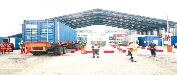 Deux nouveaux scanners pour la douane au Port de Douala