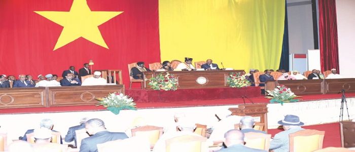 Sénat: Marcel Nial Njifenji réélu