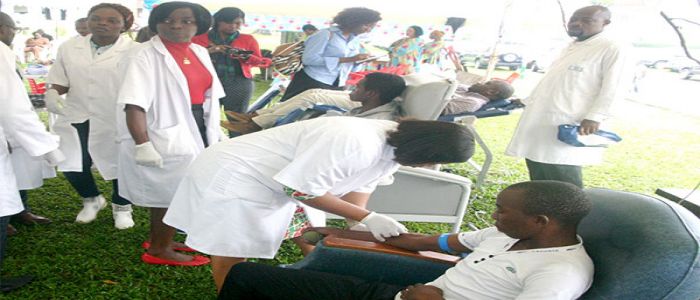 Don de sang: le Cerac facilite la collecte à Douala
