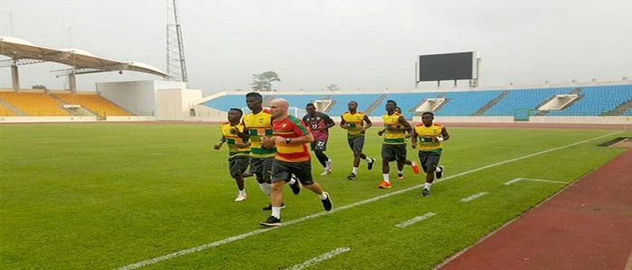 Dans la tanière: les Lions se ressourcent à Malabo Dans la tanière: les Lions se ressourcent à Malabo