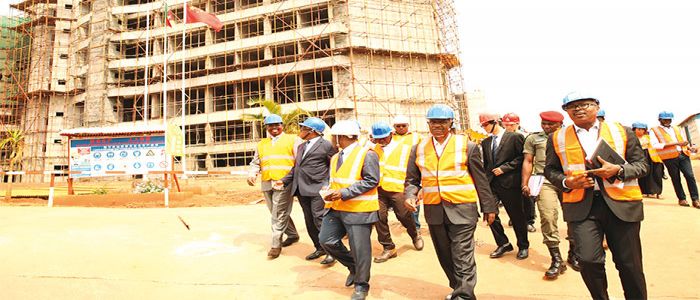 L’immeuble du Ministère des Travaux publics prend corps L’immeuble du Ministère des Travaux publics prend corps