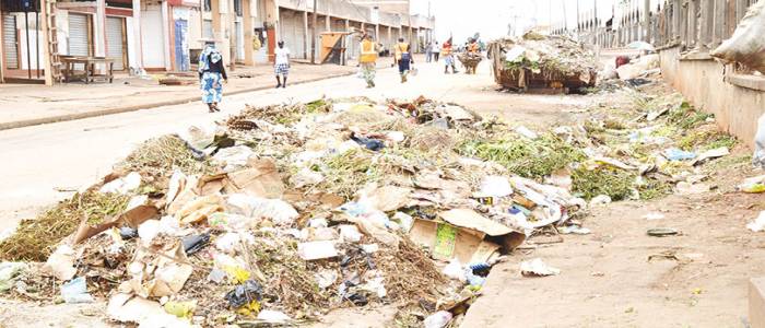 Les ordures s'amoncellent à Yaoundé