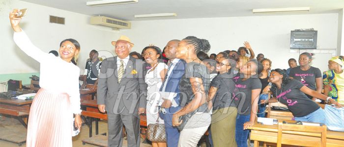 TIC: les jeunes filles à l’honneur