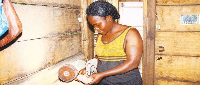 Cordonnerie: une chaussure à leur pied