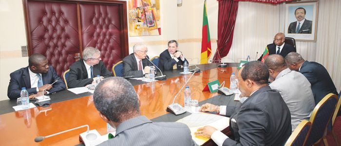 Power Supply: Americans Discuss With PM Yang